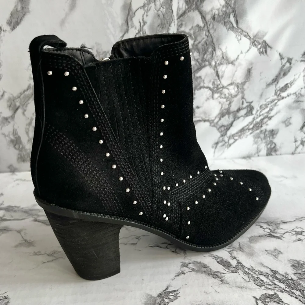 Fergie Dina Bootie Black Suede Silver Studded Block Heel Ankle 6 Gorpcore